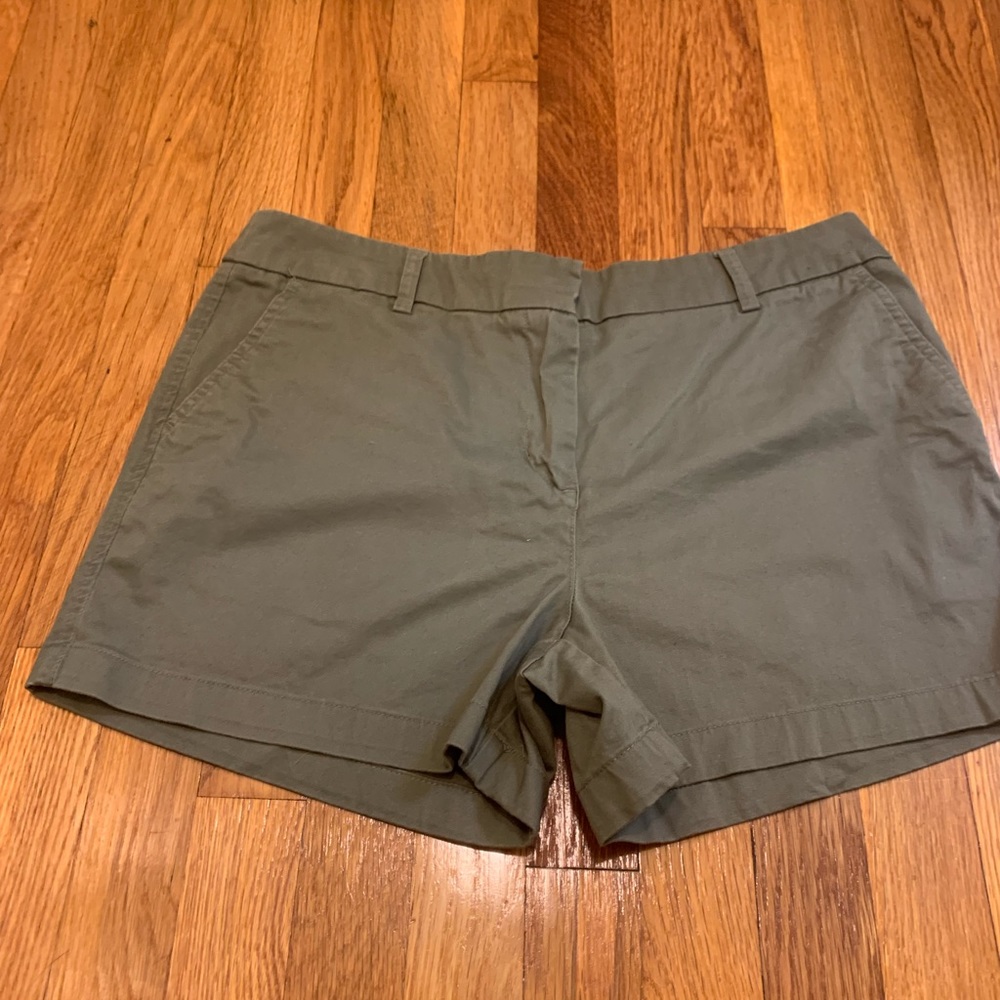 British Khaki Shorts 5” Size 12